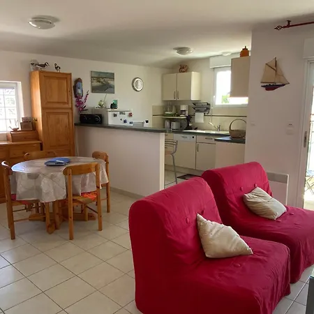Hébergement de vacances Maison Cosy Au Centre-ville, Parking - 2 Pers. - Fr-1-336-171